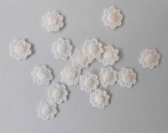 15 small 13 mm white lace flower