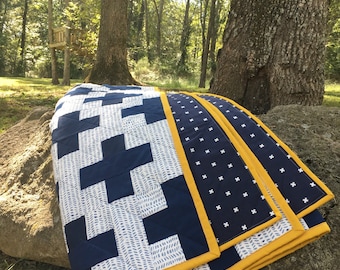 Plus Quilt / Navy and White Quilt / Baby Quilt, Modern Minimalist Quilt, Crib Quilt, Throw Quilt, Twin Quilt, Queen Quilt, Baby Blanket