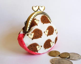 Hedgehog coin purse, kiss lock frame with hearts, cotton, Japanese print - ready to post