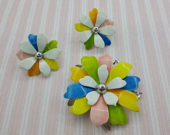Sarah Coventry Pastel Petals enamel Brooch and Clip earrings 1967 mint condition Rainbow colors