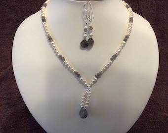 Labradorite and Pearl Jewellery Set