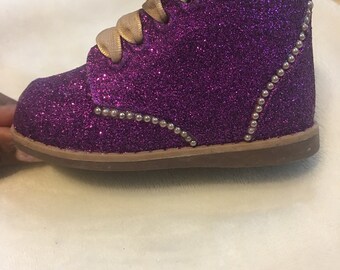 Fashionable baby walking shoes