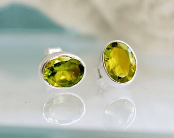 Natural Peridot Earring, Minimal Post Earrings, Green Earrings, August Birthday Gift, August Birthstone, Simple Earrings, Green Gemstone
