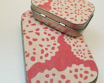 Large hinge tin and Medium hinge tin Duo. . . Pink and white . . .
