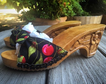 Size 6 Betsey Johnson floral and cherry handcarved Pinup style shoes