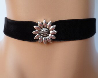 daisy velvet choker, flower choker, black velvet choker, daisy necklace