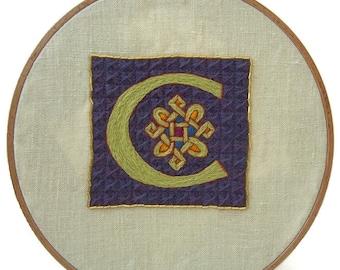 Traditional embroidery kit - Illuminated C