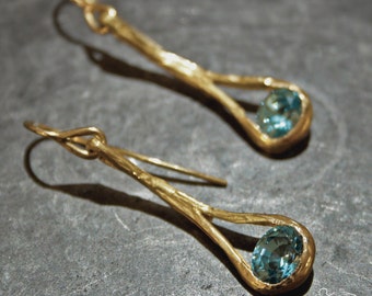 Yellow gold earrings with starlite