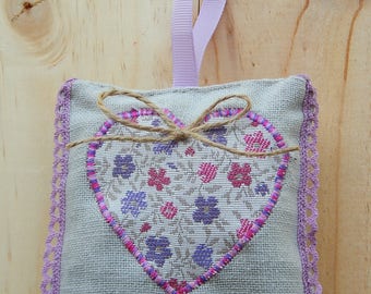 bag of lavender in grey canvas with a heart and a pink lace, to hang on