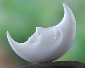Large Reversible Crescent Moon Face Open Eyes Astrological Lunar Jewelry Pendant, Hand Carved Water Buffalo Bone B401