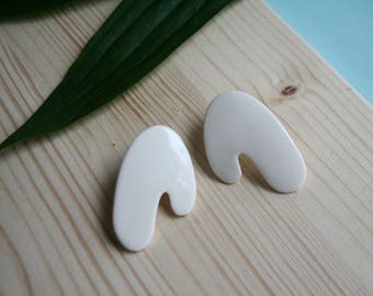 Minimal Elegant White Vintage Look Porcelain Earring Studs
