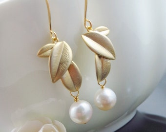 Small Delicate Earrings, Gold Minimal Earrings, Leaf Earrings, Dainty Minimalist Earrings, Bridesmaid Earrings, Womens Gift, 14k Gold Filled