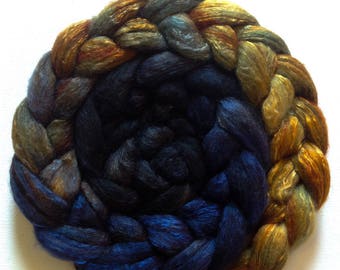 Hand Dyed gradient roving 3ozs polwarth mulberry silk 70/30 MTO Hades