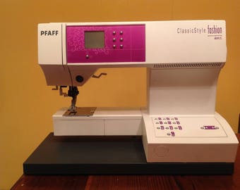 Pfaff 2023 Sewing Machine and Accessories