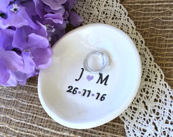 Personalized Ring Dish Simple & Elegant - Wedding Ring Holder, Wedding Ring Dish, Engagement Ring Dish, Bridal Shower Gift, Wedding Gift