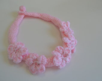 Floral Crochet necklace pink.