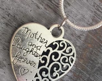 MOTHER & DAUGHTER Pendant Necklace