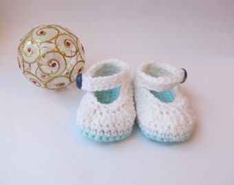 SALE! Baby slippers, Crochet baby Slippers, Baby booties, Baby shoes. White and sea blue.