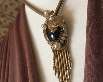 Vintage 1950s Hobe gold tone necklace and earrings set