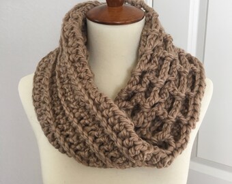 Wool Twisted Cowl (Tan)