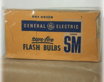 NOS GE Sure Fire Flash Bulbs SM Camera Accessories 1950s