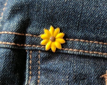Sunflower enamel pin, vintage flower lapel pin