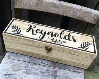 Wine box- Hammer top - Personalized wine box - Wine holder- unity ceremony - Gift for them - First fight box - 5th year anniversary -