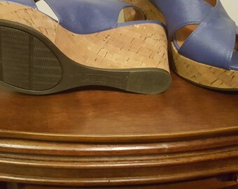LIKE NEW! Fabulous wedge sandal!