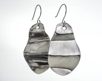 Simple Earrings Circle Earrings, Everyday Jewelry Silver Dangle Earrings, Minimalist Earrings, Silver Disc Earrings Hammered Disc,