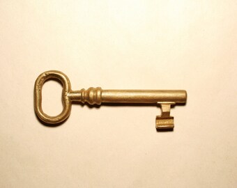 Vintage bronze skeleton key