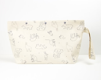 Medium animal knitting bag for 3 skein projects, project bag with snaps, crochet organiser with elephants, kangaroos, squirrels and more