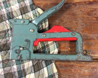Vintage Green and Red Staple Gun, Craftsman, Made In USA, Old Garage Decor, Retro Man Cave, Old Tools, Chippy Green Paint, Retro Home Decor
