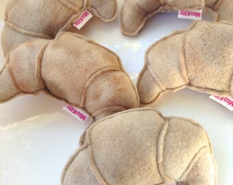Kitty Croissant | Organic Catnip Toy | Cat Toy | Croissant | Catnip Toy | Unique Cat Toy | Gift for Foodie | Gift for Baker | Cat Gift