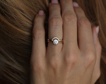 Yellow Gold Diamond Ring, Curved Diamond Band, Simple Wedding Ring Set, Solitaire Diamond Ring, Diamond Crown Ring, Modern Ring Set