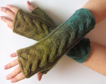 Fingerless Gloves Green Moss wrist warmers