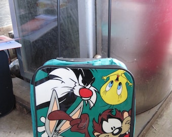 VINTAGE Looney Tunes Kids Rolling Suitcase/School Book Rolling Case...NEVER Used..EXCELLENT Condition.