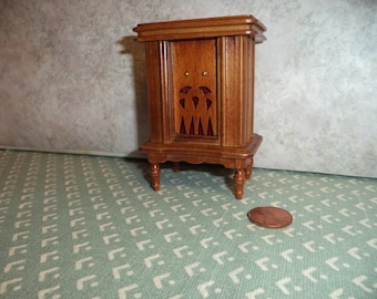1:12 scale Dollhouse Miniature 1940's look Radio