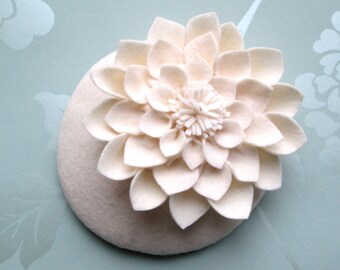 Bridal Fascinator - cream fascinator, felt flower hat, wedding hat, wedding fascinator, bridal hat, winter fascinator, felt flower headband