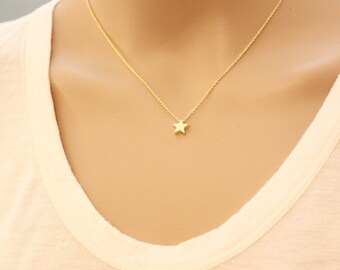 Tiny Star Necklace