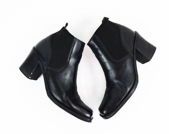 SALE///Vintage Black Leather Minimalist Ankle Boots size 8.5 US Womens