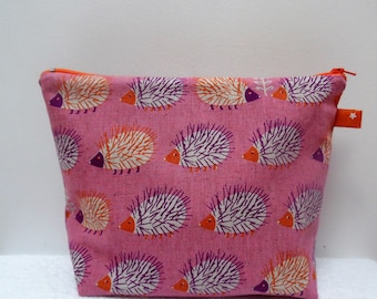 Japanese child vanity travel kit "hedgehogs on pink background"