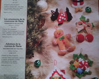 Christmas Ornaments set of 6 - Mary's Wreath Ornaments - Bucilla
