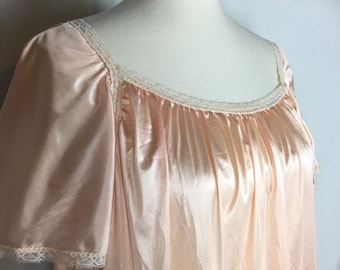 Cute babydoll nightie in peach with ivory lace Size Medium