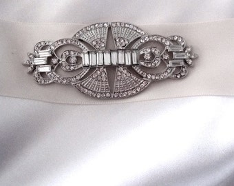 Art Deco antique silver finish plated rhinestone bridal wedding brooch