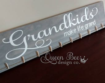 Grandkids Make Life Grand Photo Hanger.Photo Display.Grandkids Sign.Picture Frame.Picture Display. Mother's Day Gift Idea. Gift Idea