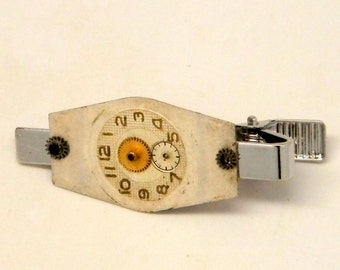 Steampunk tie clip. Steampunk jewelry.