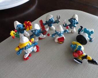 D153) Vintage Smurf Figures