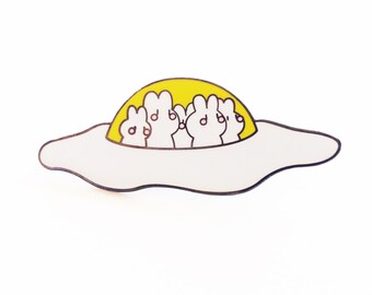 EGG UFO enamel pinbadge