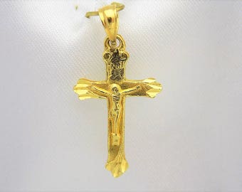 14 kt yellow gold Cross Pendant Crucifix