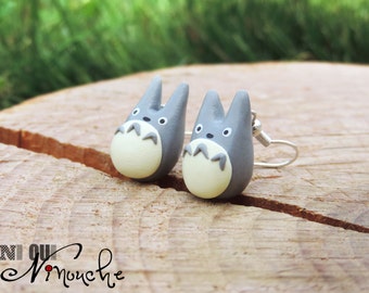 Boucles d'oreilles totoro gris (fimo) geek manga Miyazaki Ghibli chibi totoro mini petit mignon fait-main handmade idée cadeau noël fille